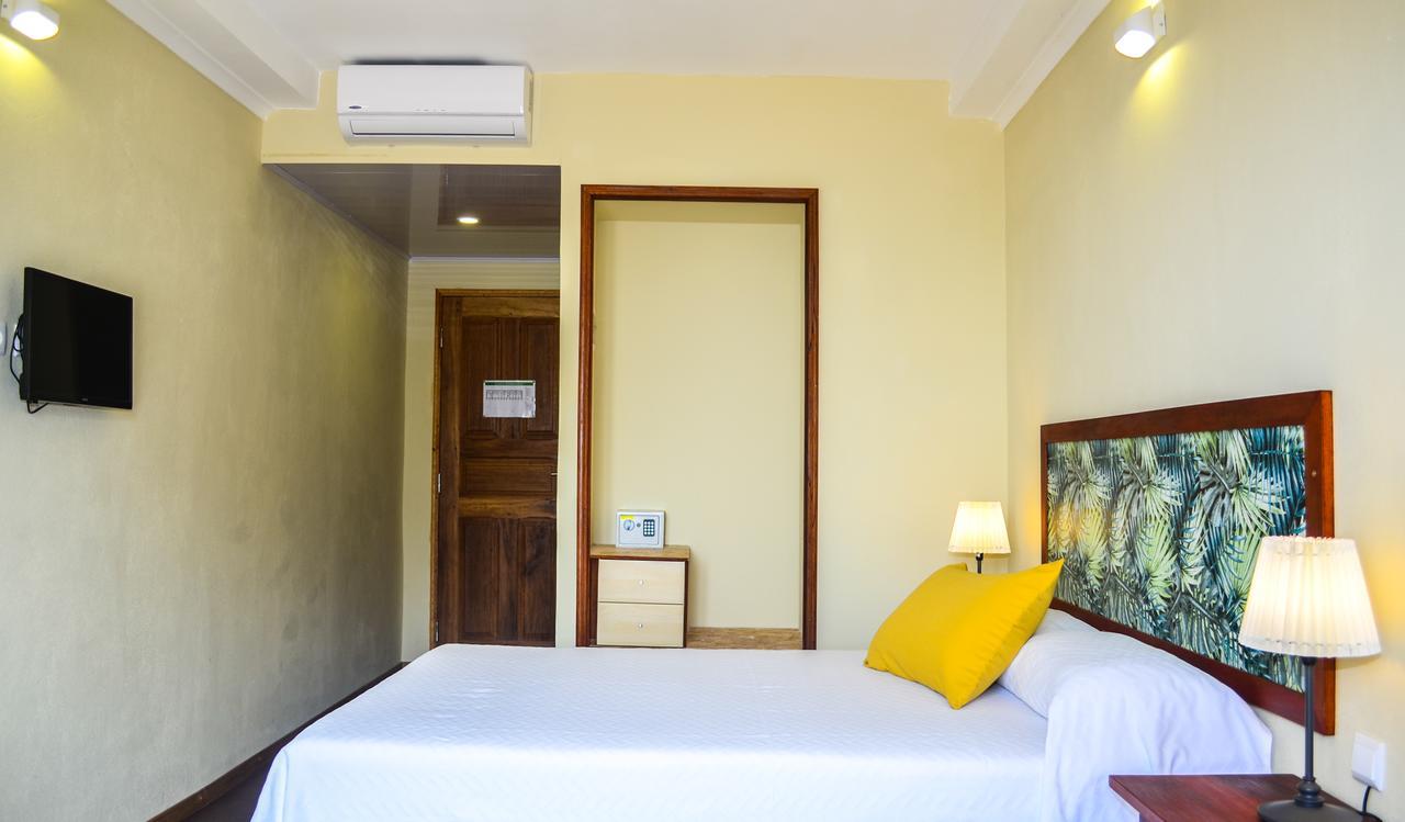 Emoyeni Gardens Hotel Sao Tome Exterior photo