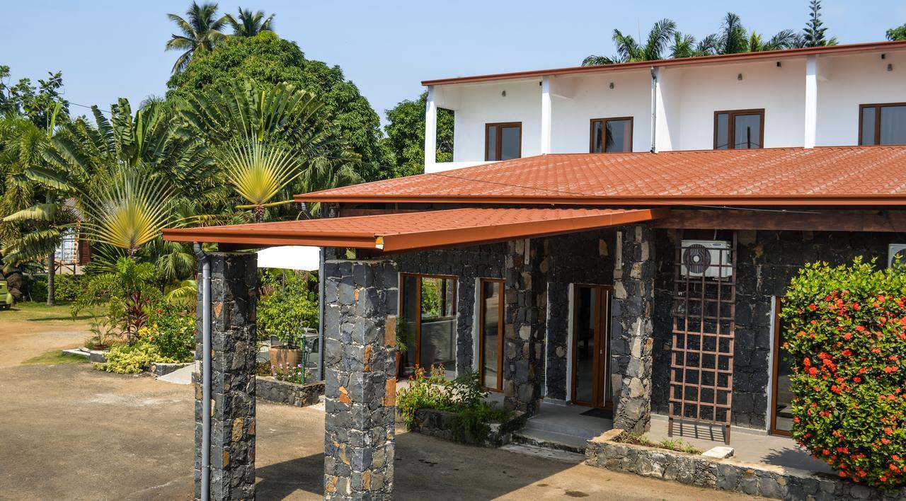 Emoyeni Gardens Hotel Sao Tome Exterior photo