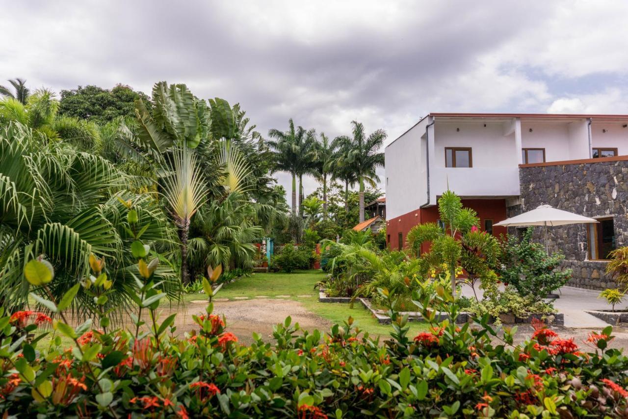 Emoyeni Gardens Hotel Sao Tome Exterior photo
