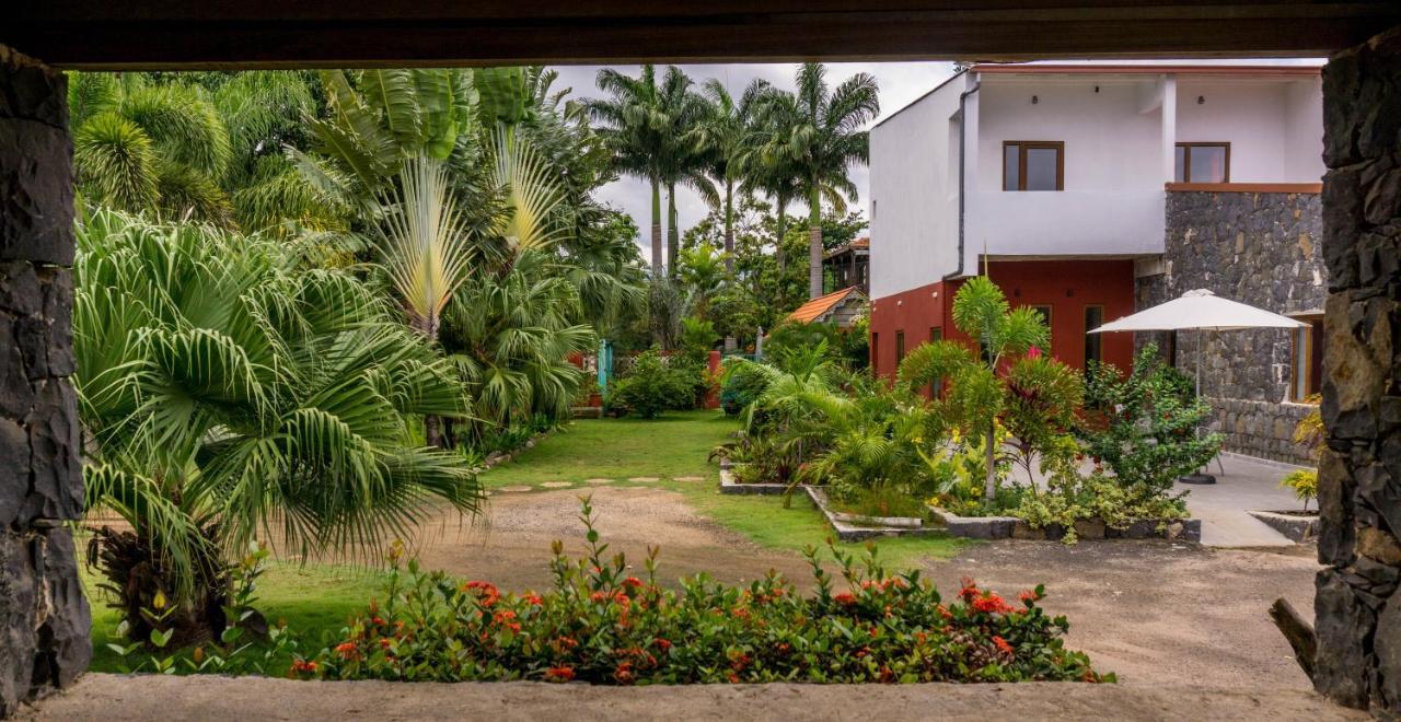 Emoyeni Gardens Hotel Sao Tome Exterior photo