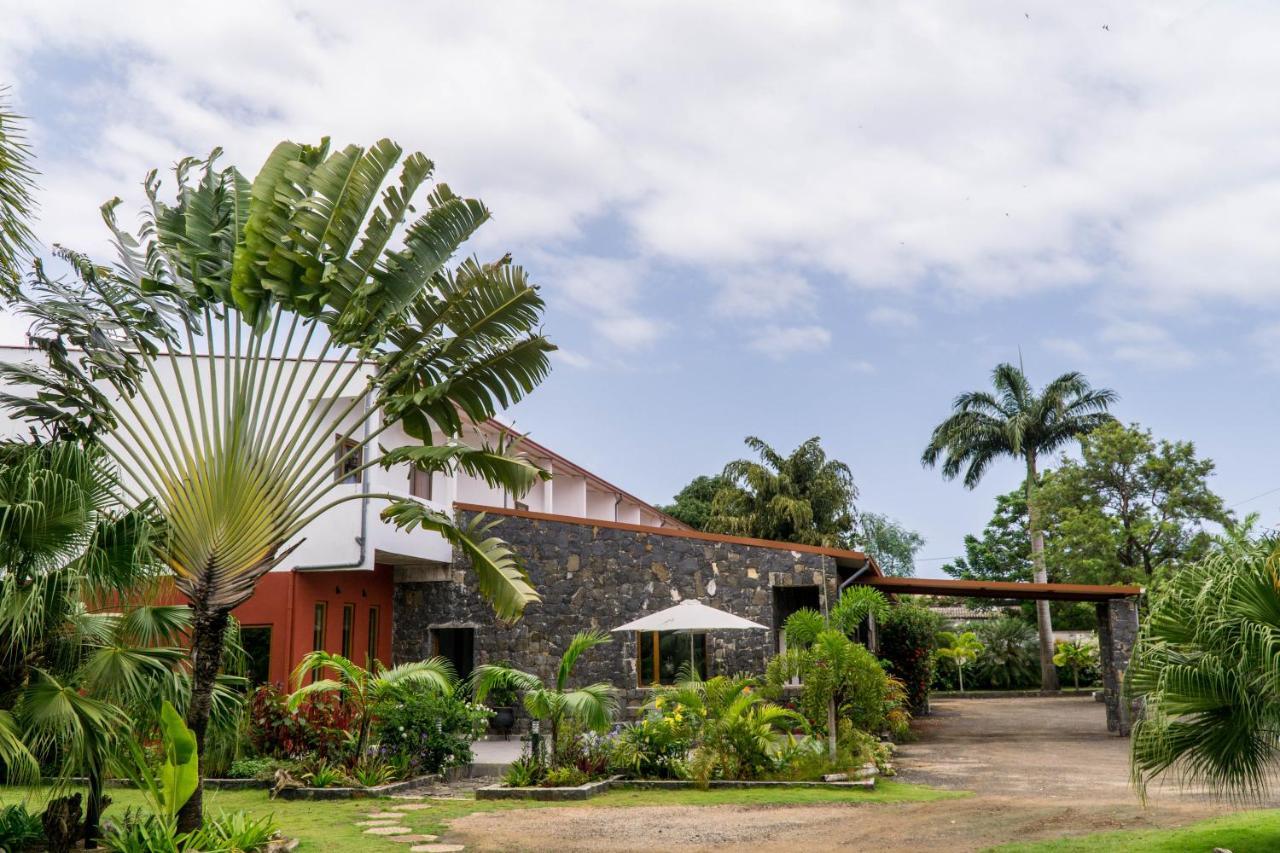 Emoyeni Gardens Hotel Sao Tome Exterior photo