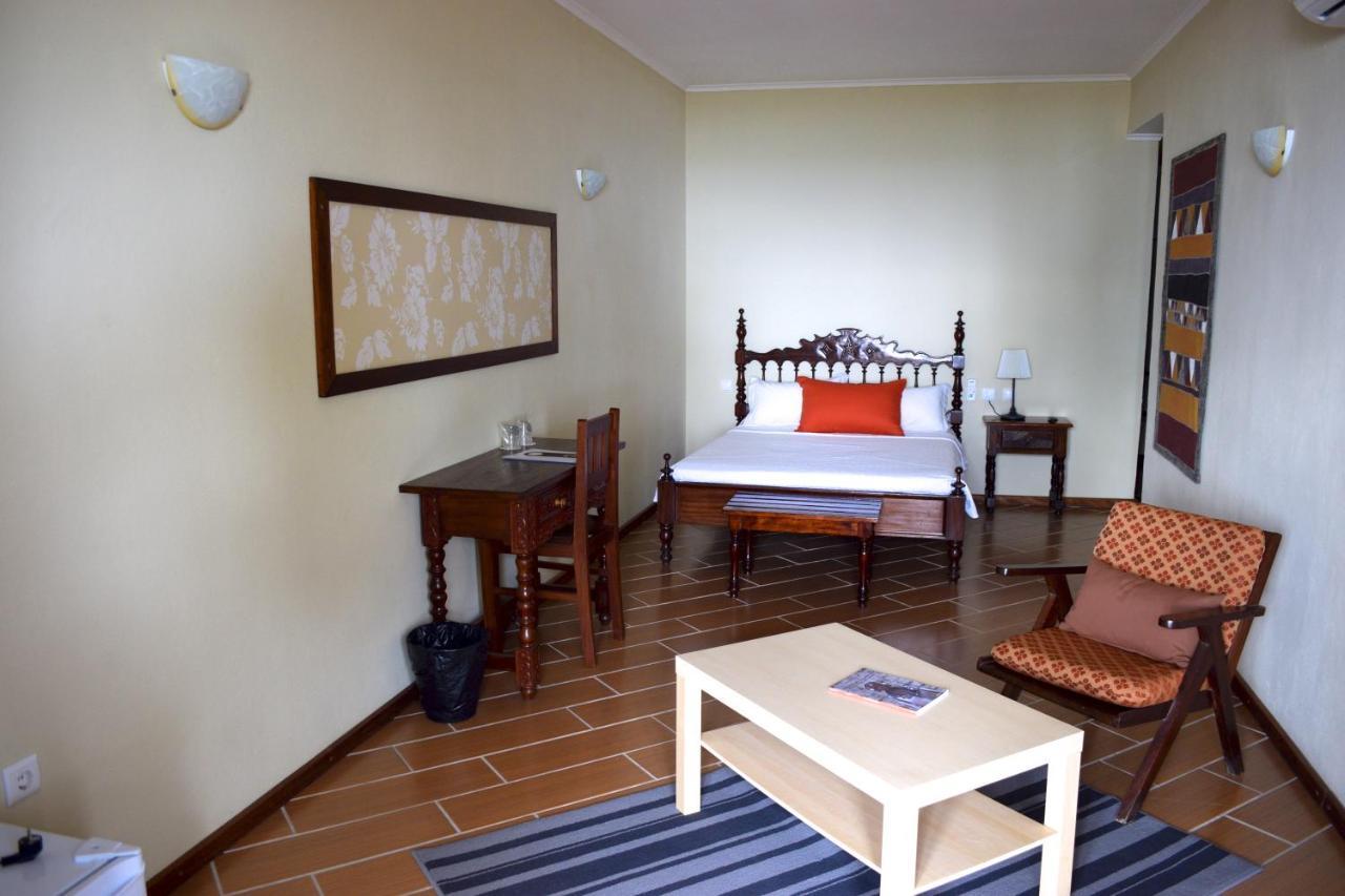 Emoyeni Gardens Hotel Sao Tome Exterior photo